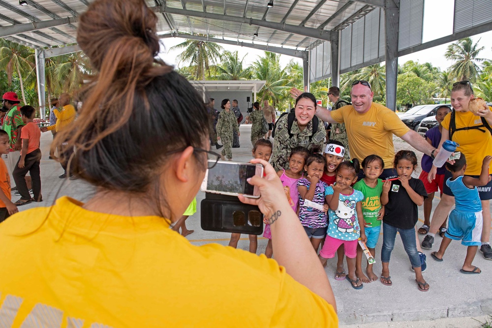 Pacific Parntership 2019 Holds Sports Fair at Laura Elementary