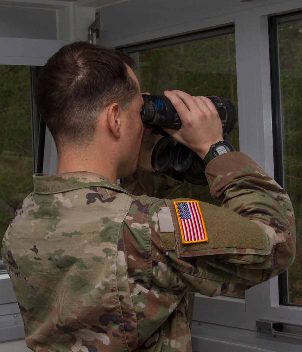 Scouts qualify with heavy weapons