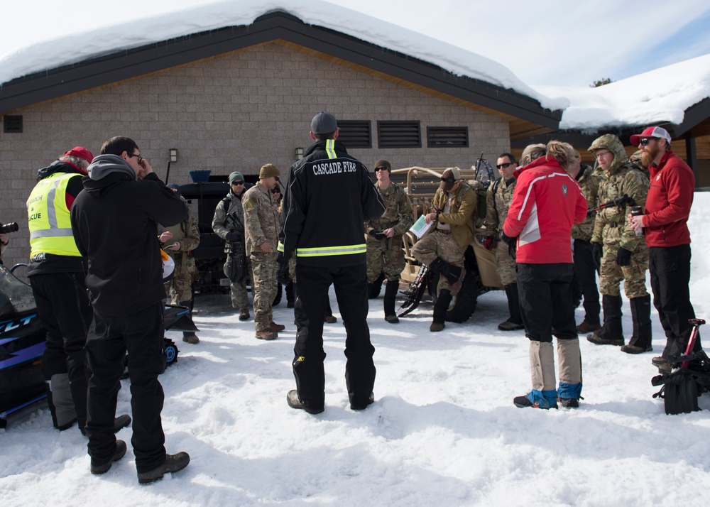 IDANG members participate in search and rescue training