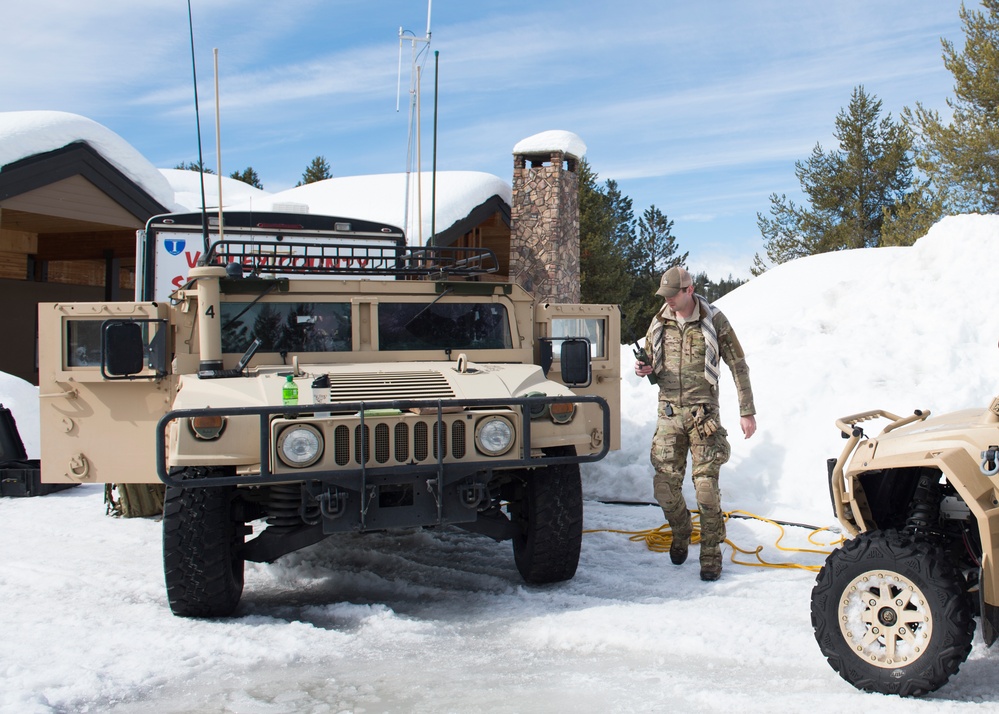 IDANG members participate in search and rescue training