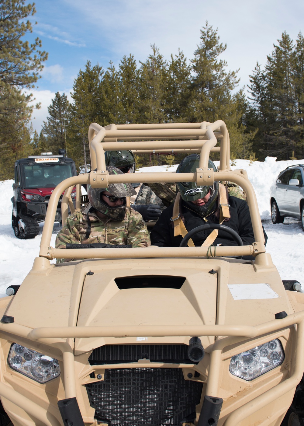 IDANG members participate in search and rescue training