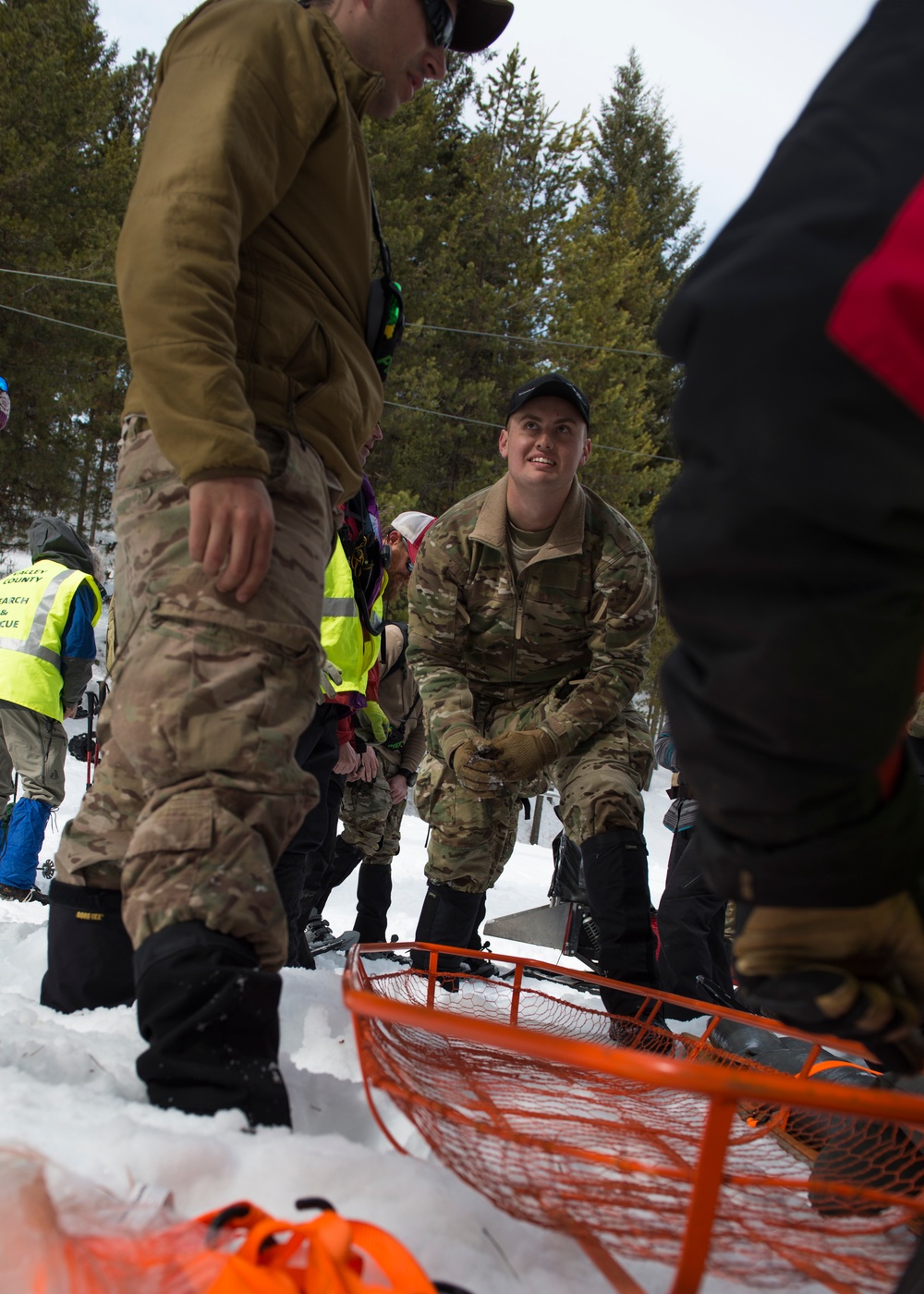 IDANG members participate in search and rescue training