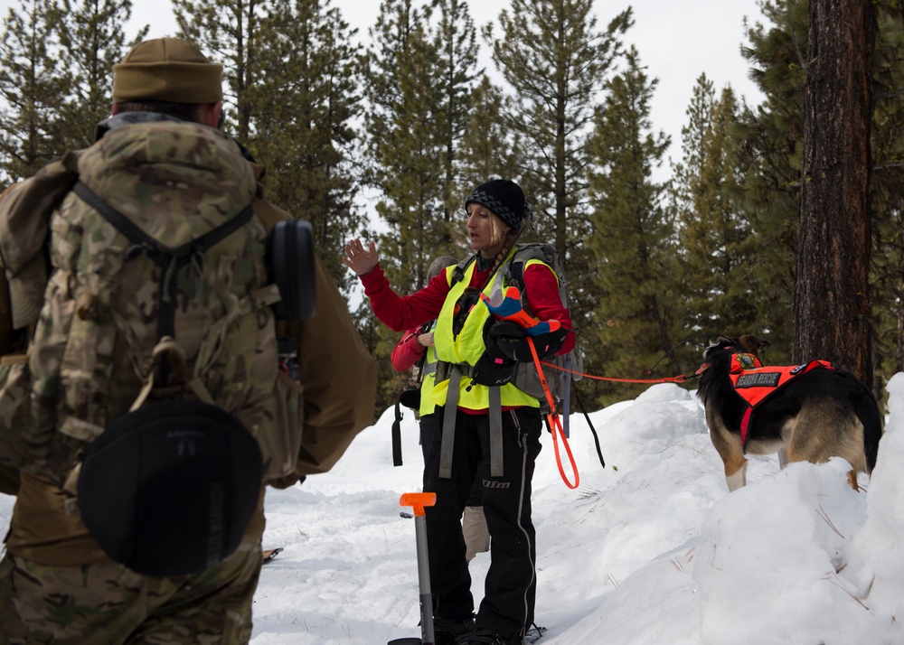 IDANG members participate in search and rescue training