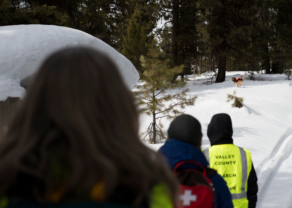 IDANG members participate in search and rescue training