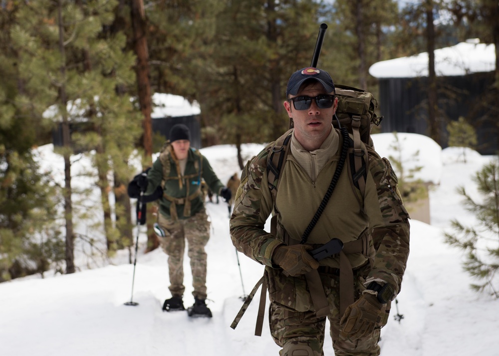 IDANG members participate in search and rescue training