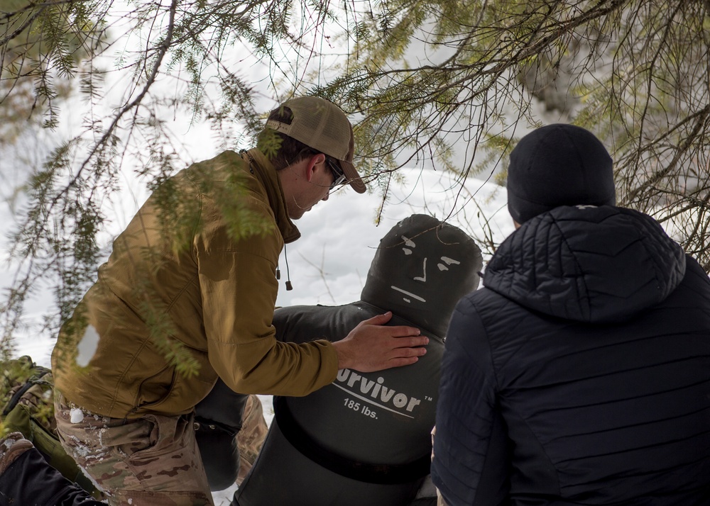 IDANG members participate in search and rescue training