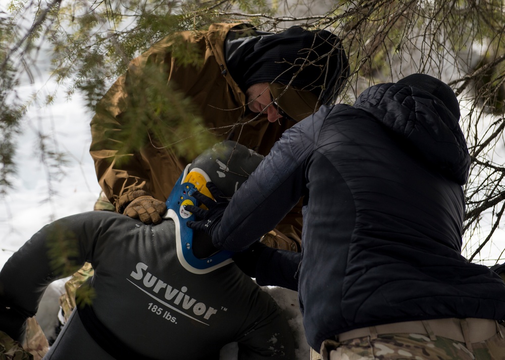 IDANG members participate in search and rescue training