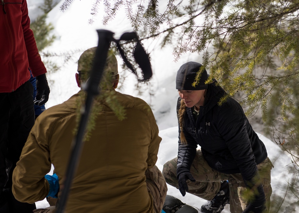 IDANG members participate in search and rescue training