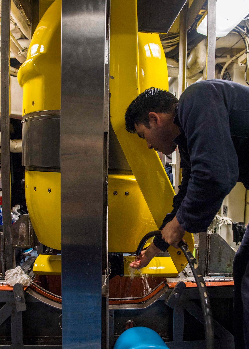 USS Pioneer Sonar Maintenance