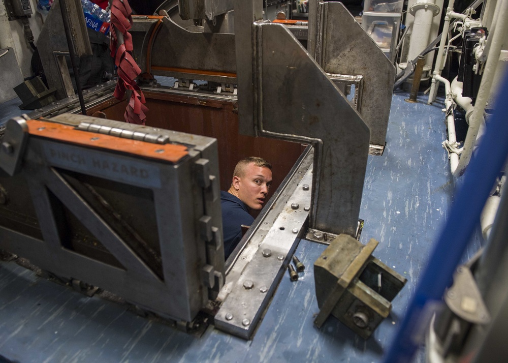 USS Pioneer Sonar Maintenance