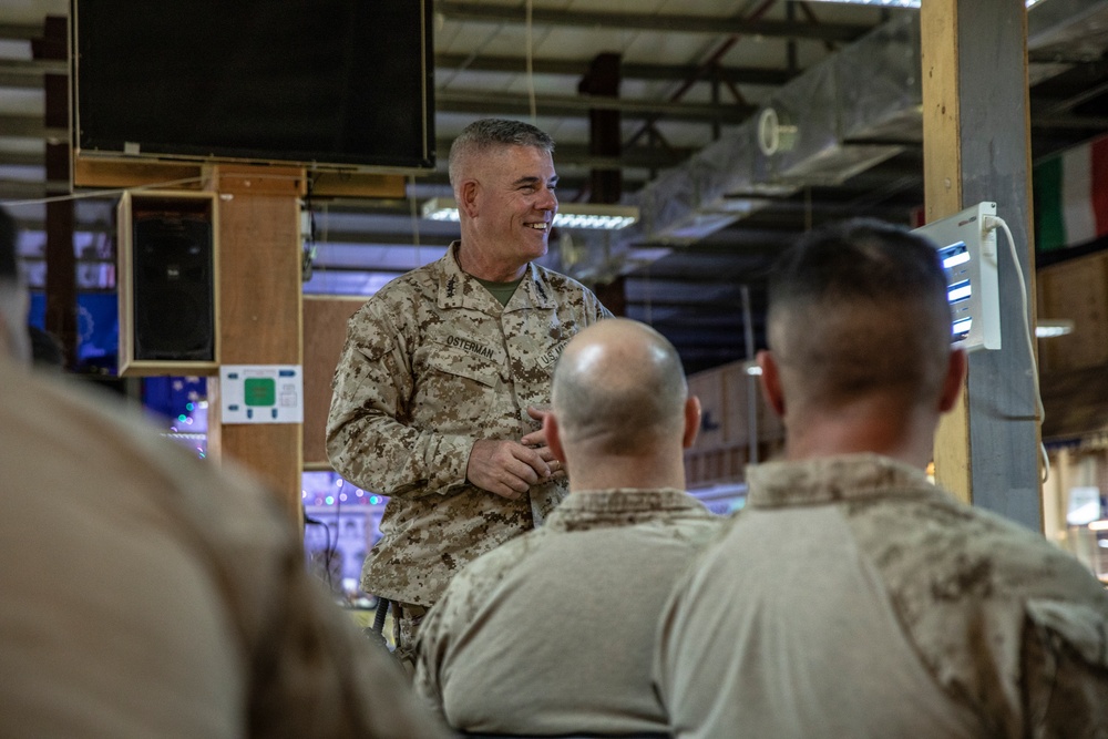 SPMAGTF-CR-CC: I MEF Commanding General Visits CENTCOM