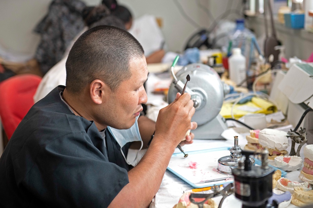 U.S. Navy medical team works side-by-side with Marshallese medical staff at Majuro Hospital