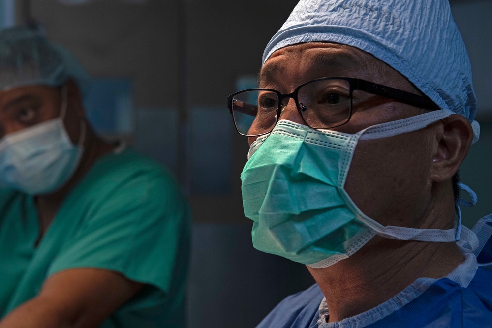 U.S. Navy medical team works side-by-side with Marshallese medical staff at Majuro Hospital