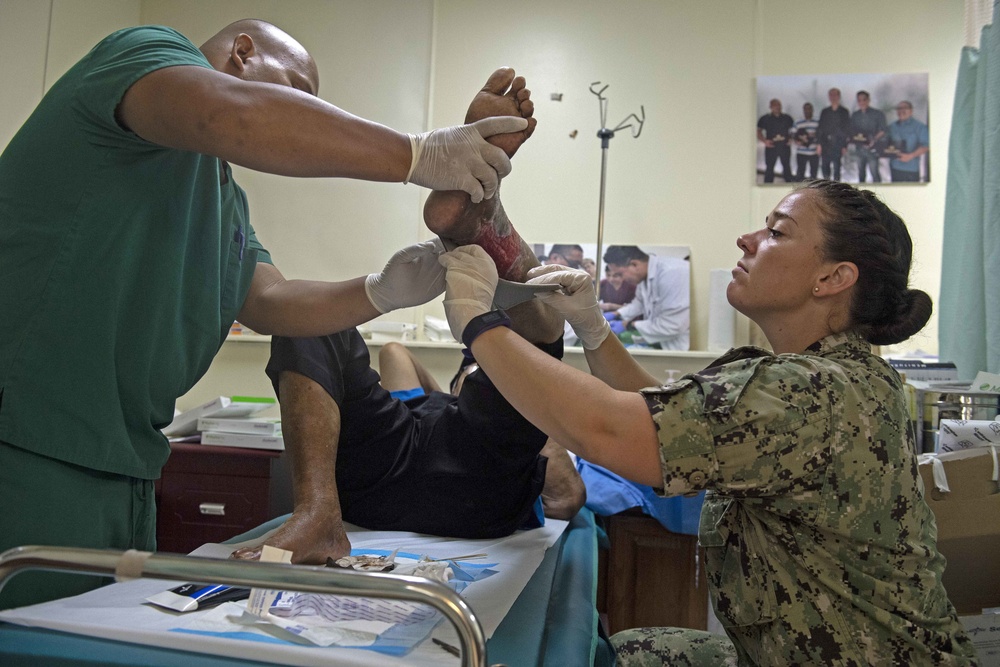 U.S. Navy medical team works side-by-side with Marshallese medical staff at Majuro Hospital