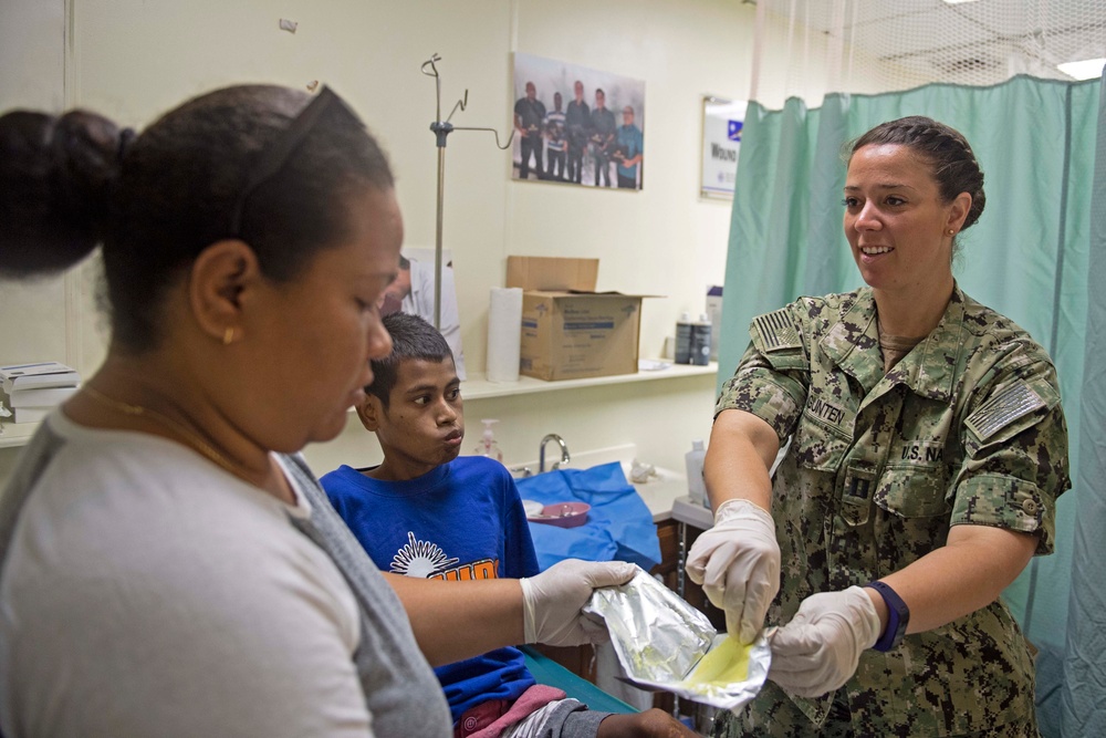 U.S. Navy medical team works side-by-side with Marshallese medical staff at Majuro Hospital