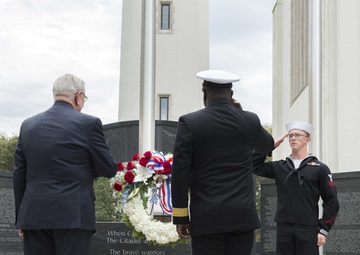 Servicemembers Salute Wreath