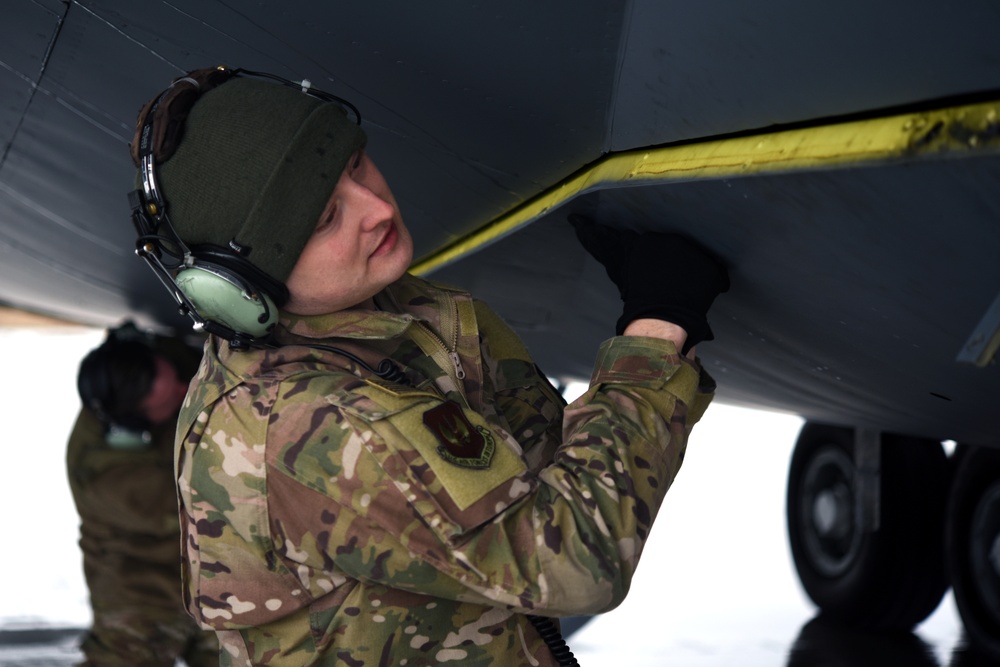 100th AMXS Airmen perform maintenance in Romania