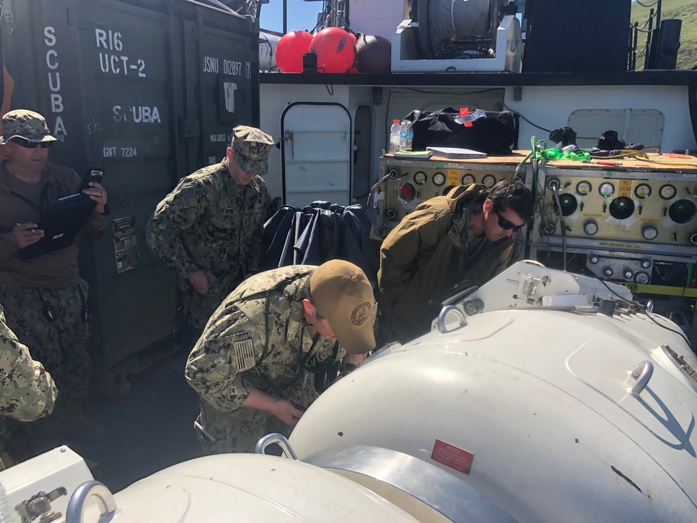 UCT-2 Conducts Surface Supplied Dive Training During PacBlitz19