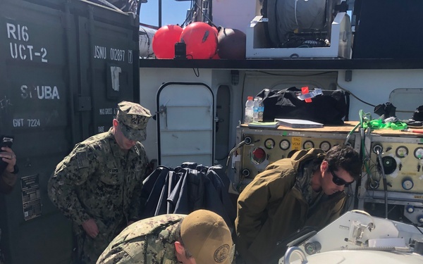UCT-2 Conducts Surface Supplied Dive Training During PacBlitz19