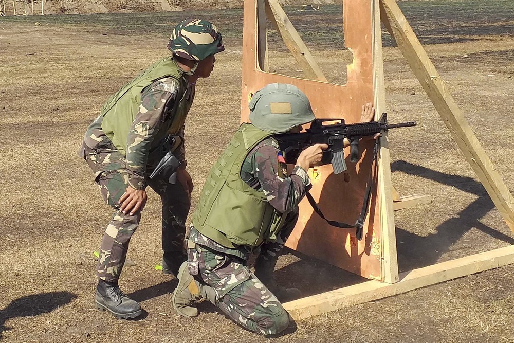 U.S., Filipino soldiers hone marksmanship skills during Salaknib 2019