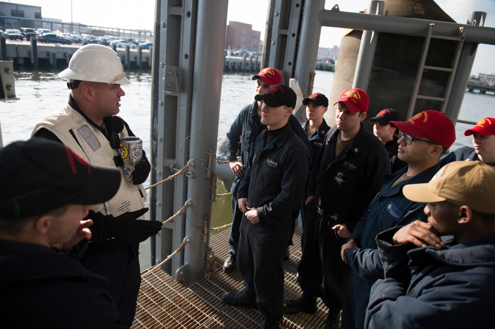 USS Dwight D. Eisenhower (CVN 69)