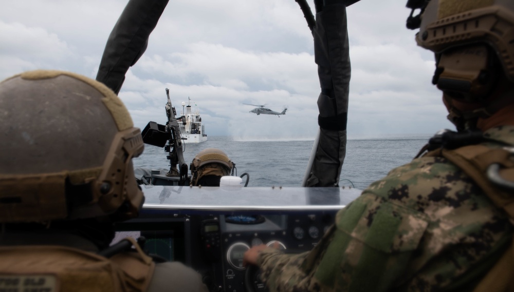 USS Harpers Ferry Conducts VBSS Exercise