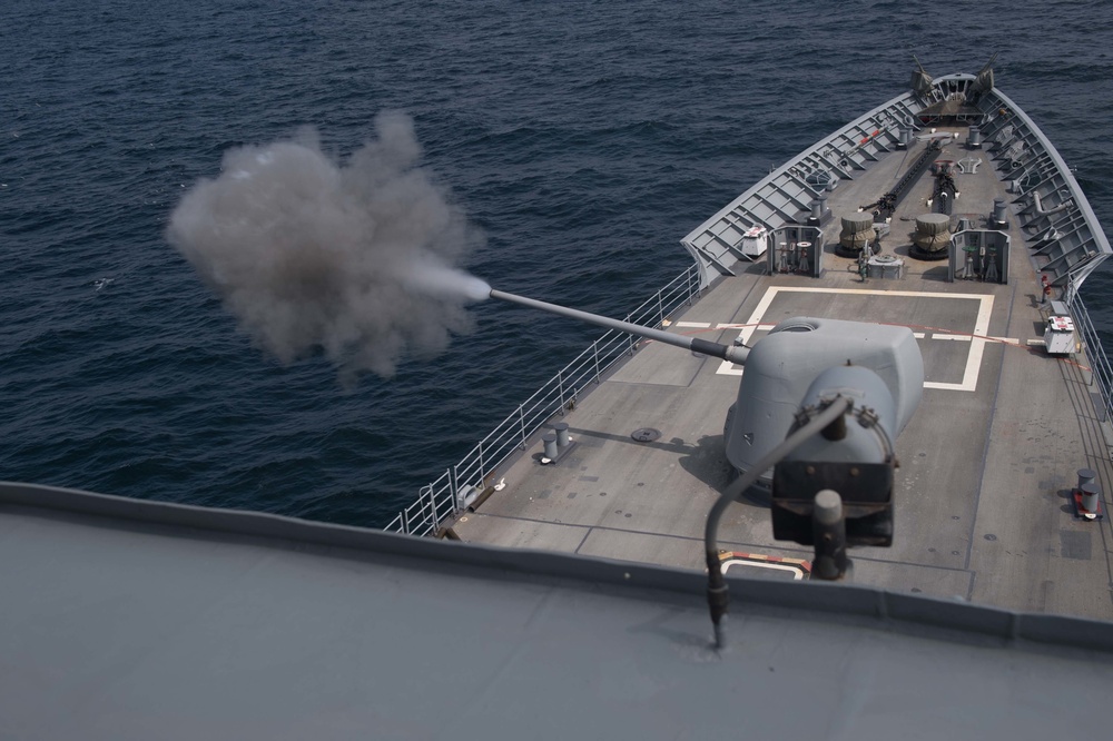 USS Mobile Bay maintenance