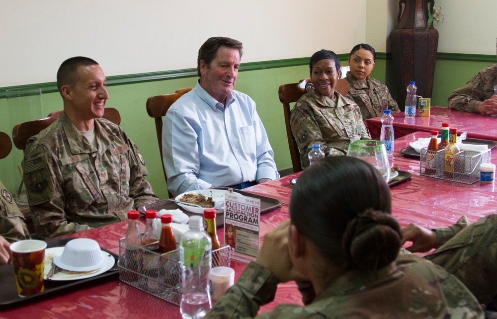 Congressman Has Lunch With Constituents