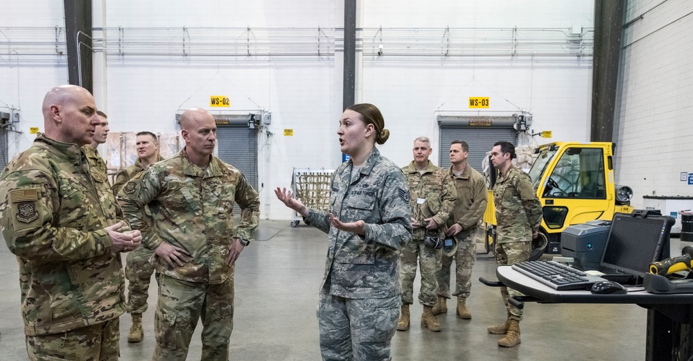 18AF/CC and CCC visits Team Dover Airmen