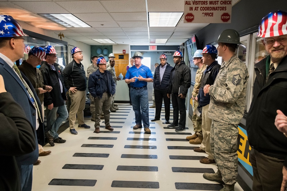 18AF/CC and CCC visits Team Dover Airmen
