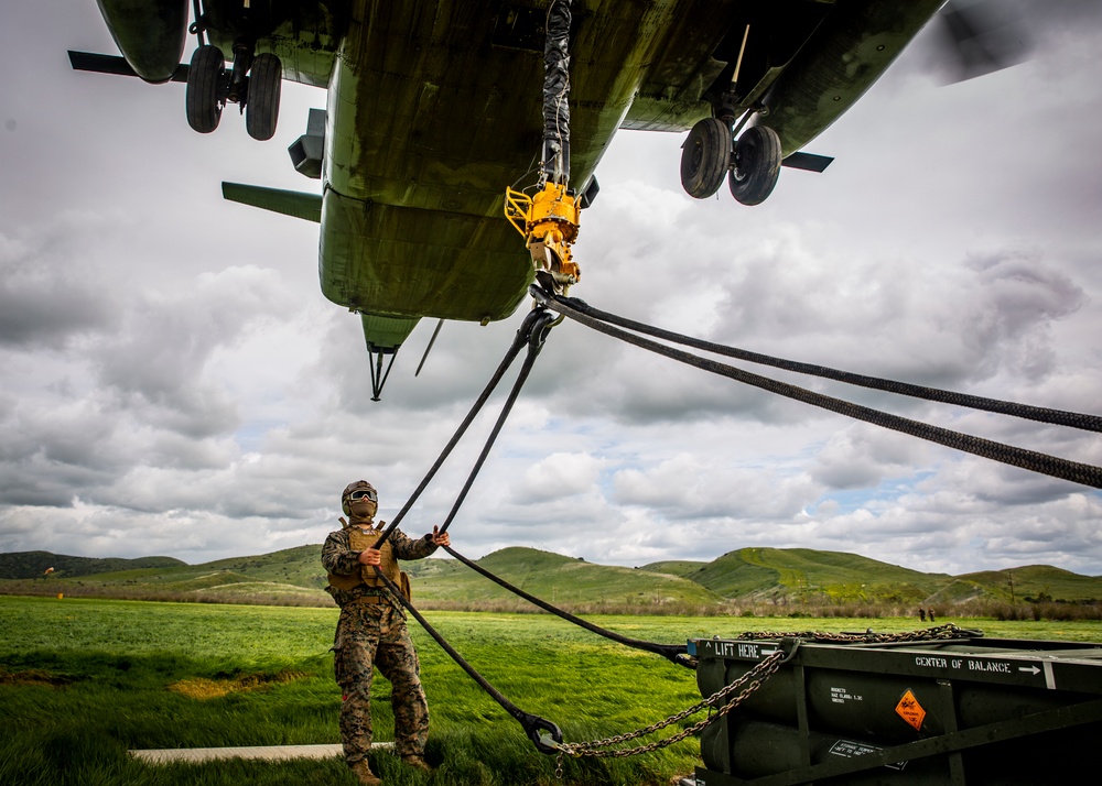 CLB-1 Marines conduct sling loading drills