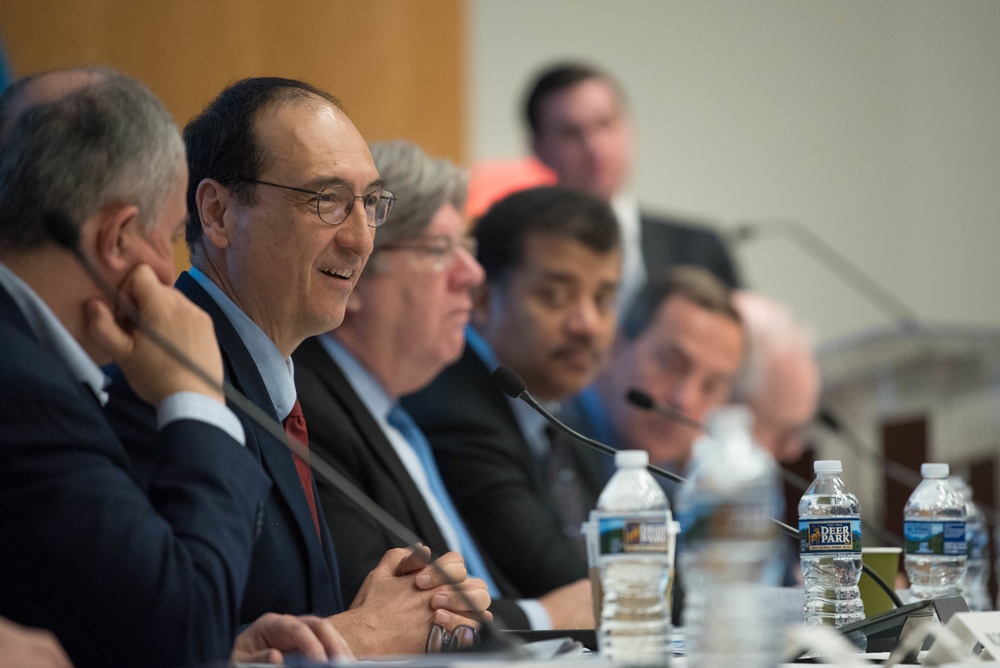 Defense Innovation Board Meets in Quarterly Meeting