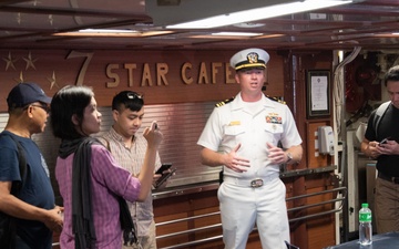 USS Chief host media representatives