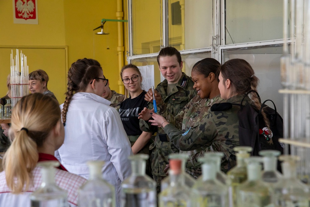 101st BSB Partners with Polish students