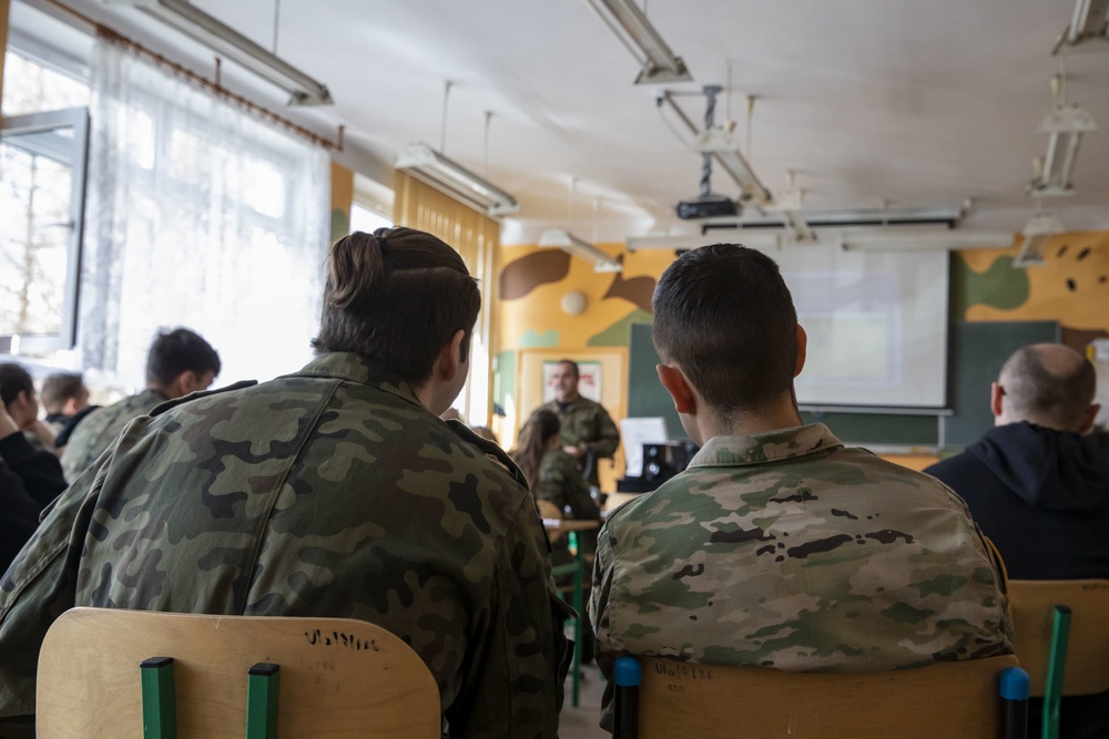 101st BSB Partners with Polish students