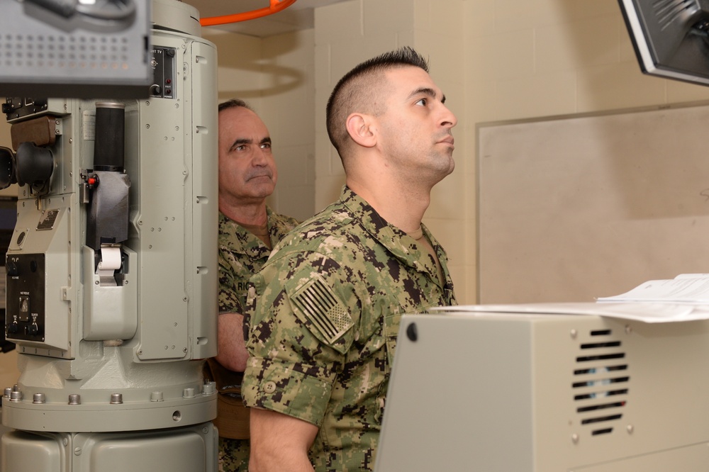 Vice Adm. Charles &quot;Chas&quot; Richard, Commander, Submarine Forces, Visit Submarine Multi-Mission Team Trainer