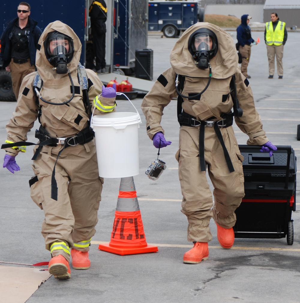 Civil Support Teams exercise at Hamilton College