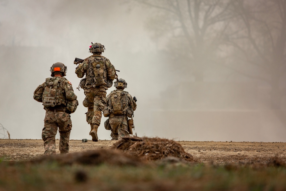 Screaming Eagles conduct Brigade Live Fire at JRTC