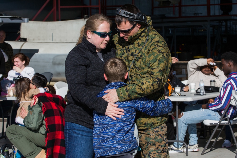 VMGR-252 departs for deployment