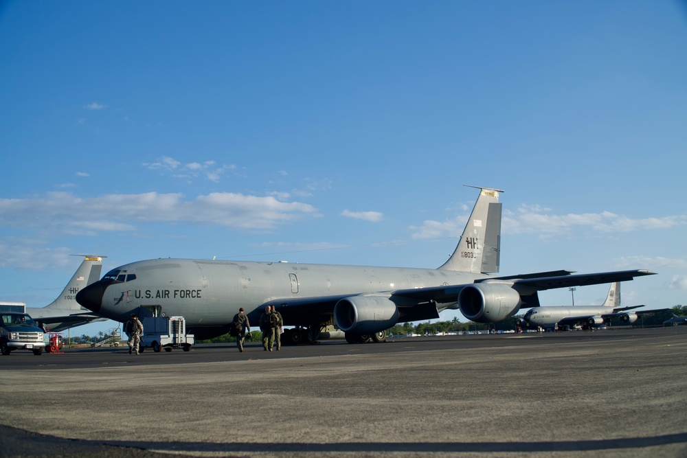 Night Air Refueling Exercise