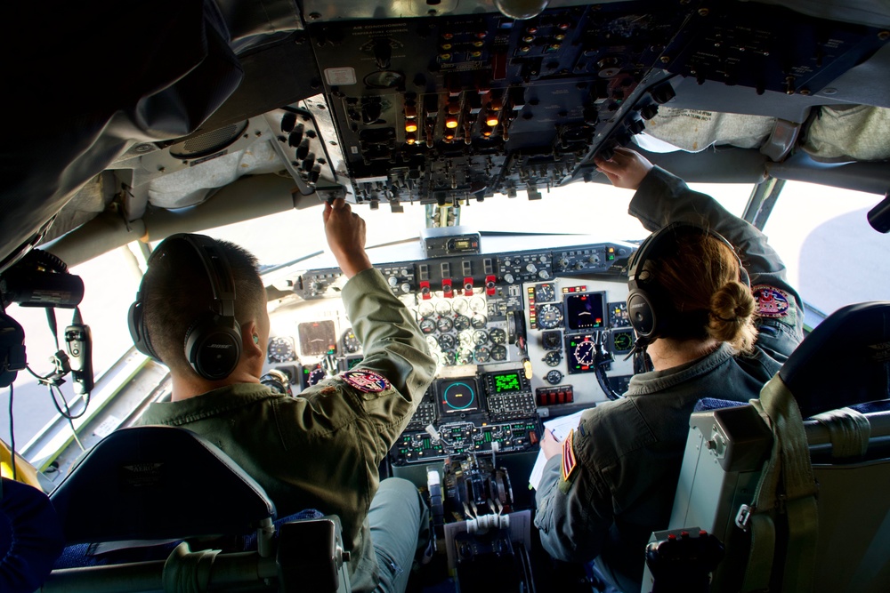 Night Air Refueling Exercise