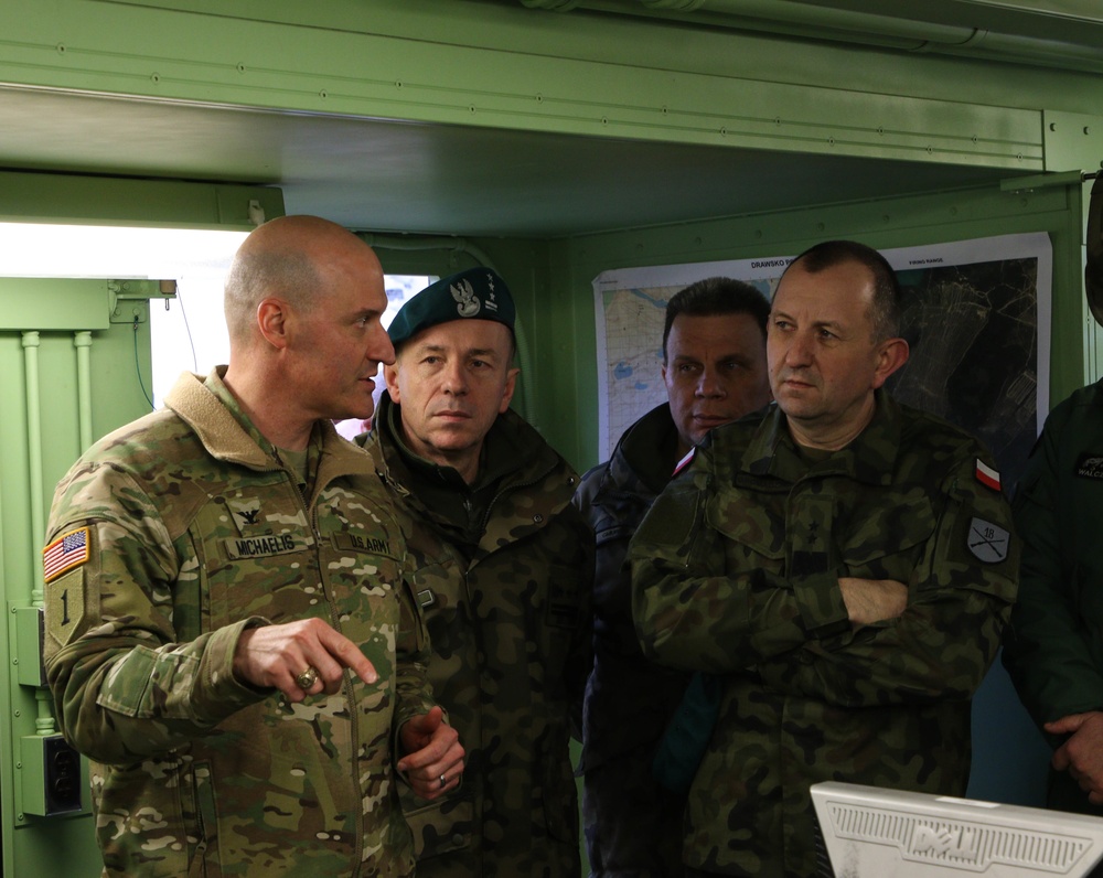 Distinguished members of Polish armed forces visit Mission Command Element