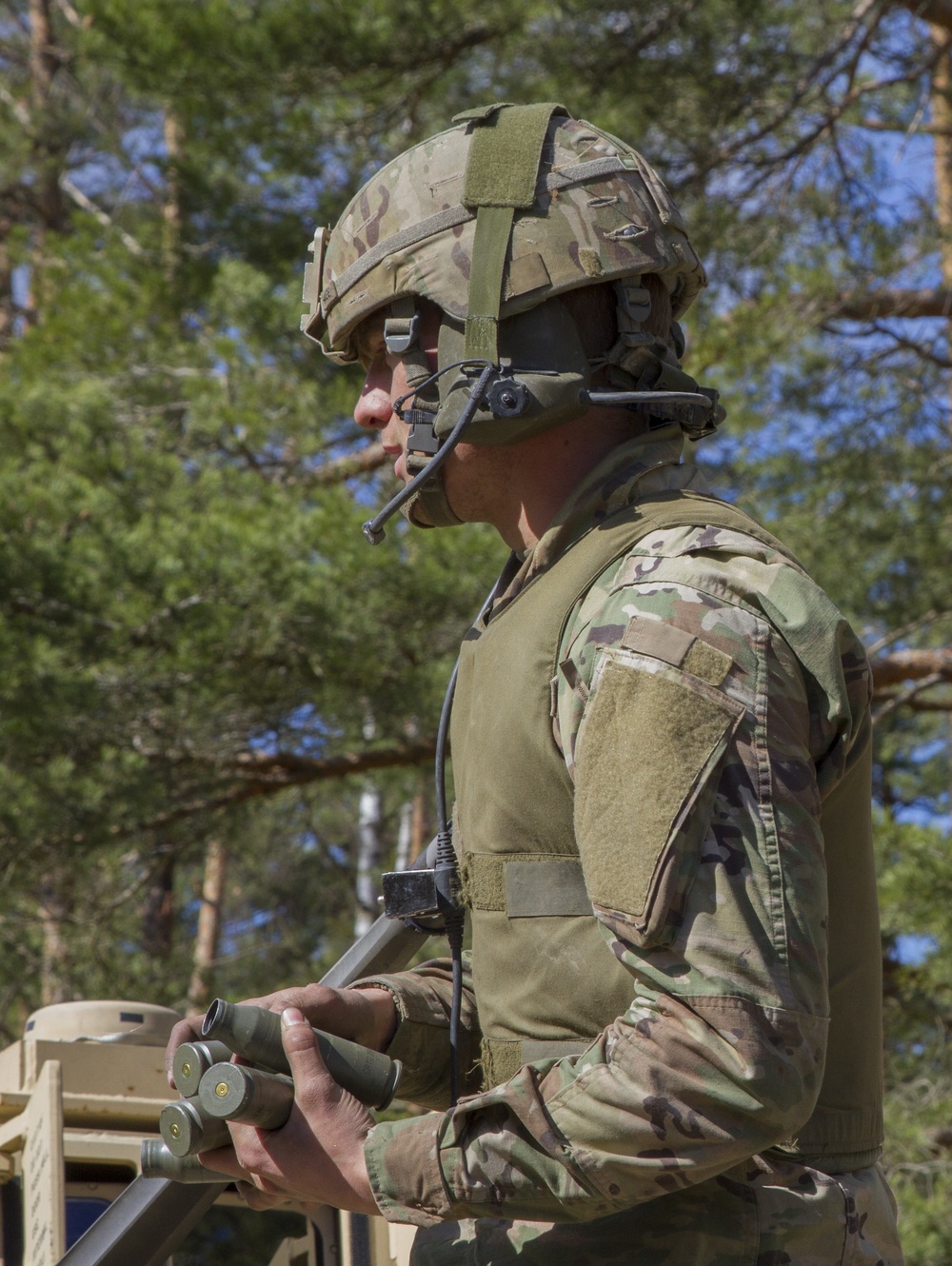 Soldiers conduct gunnery training