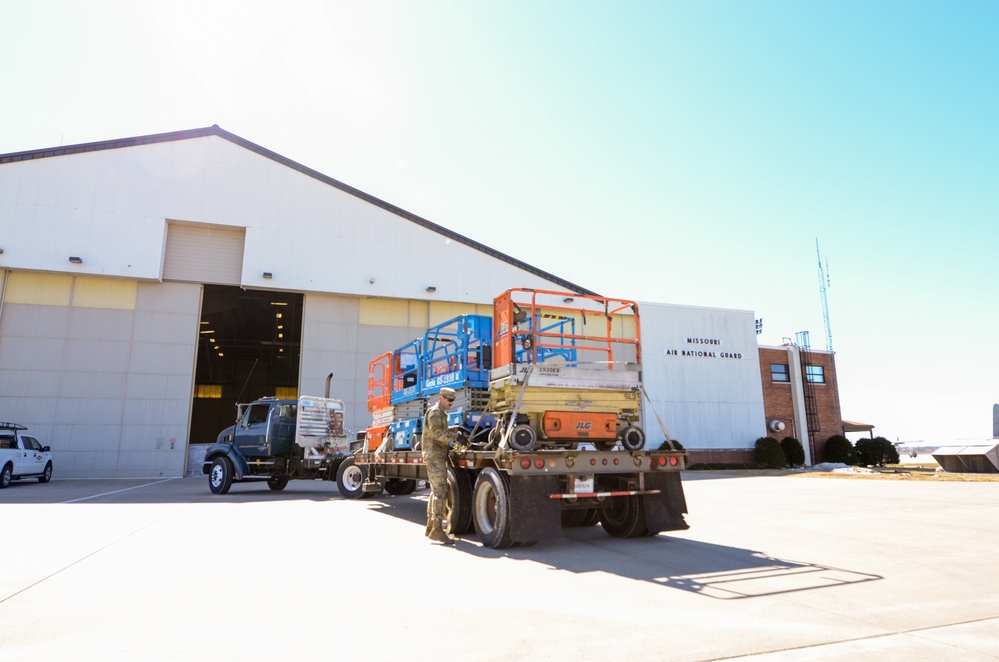Missouri Airmen move equipment to higher ground amid midwestern floods