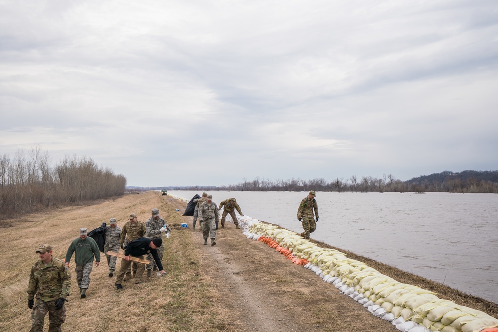 Missouri Airmen protect local communities during flooding