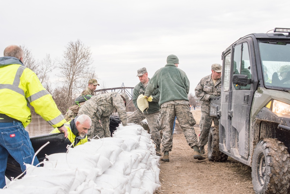 Missouri Airmen protect local communities during flooding