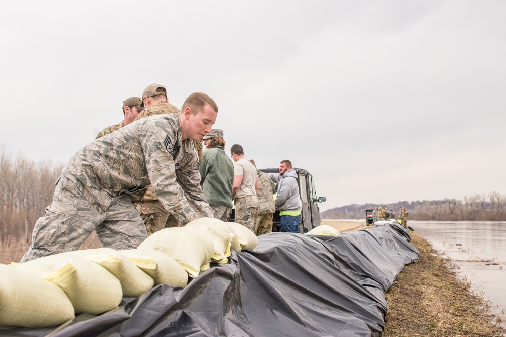 Missouri Airmen protect local communities during flooding
