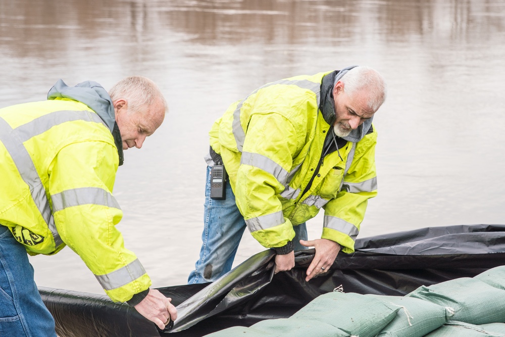 Missouri Airmen protect local communities during flooding