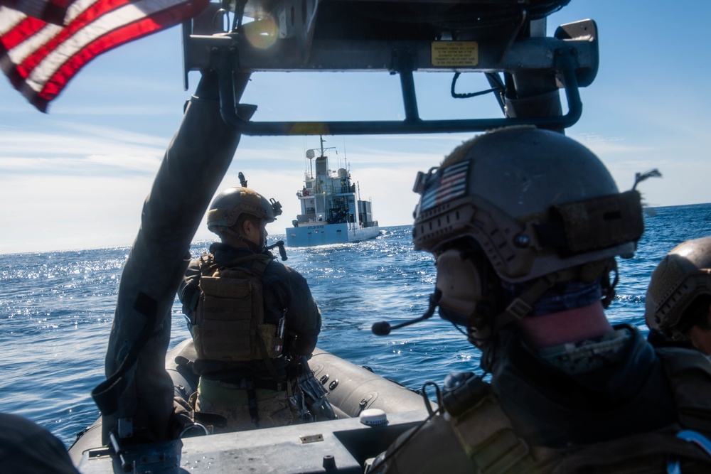 USS Harpers Ferry Conducts VBSS Exercise