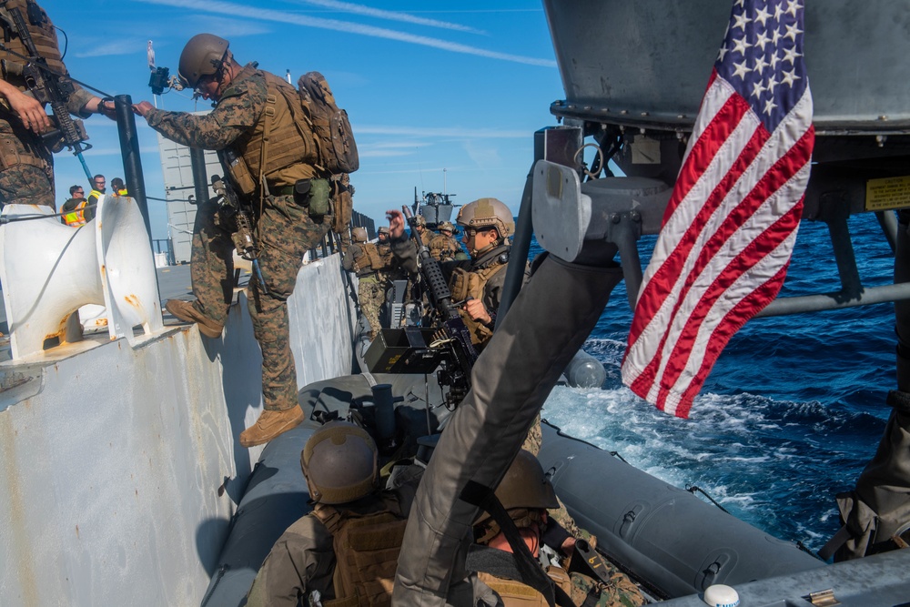 USS Harpers Ferry Conducts VBSS Exercise